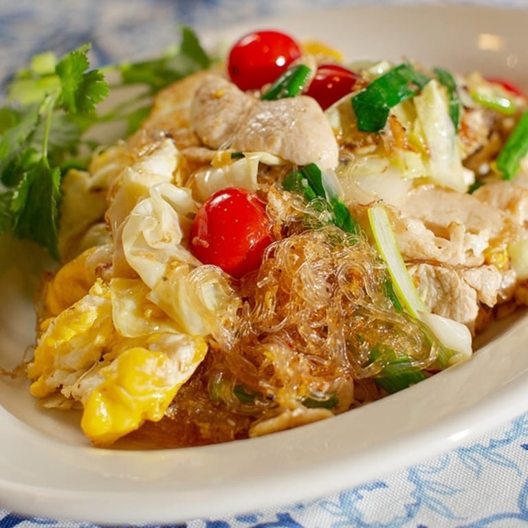 Pad Woon Sen Chicken